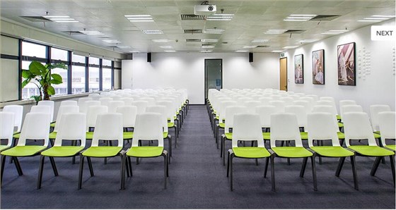 合君商学院办公家具6