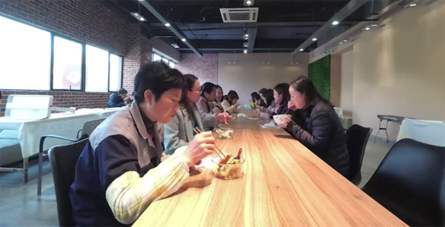 雅风家具员工风采2