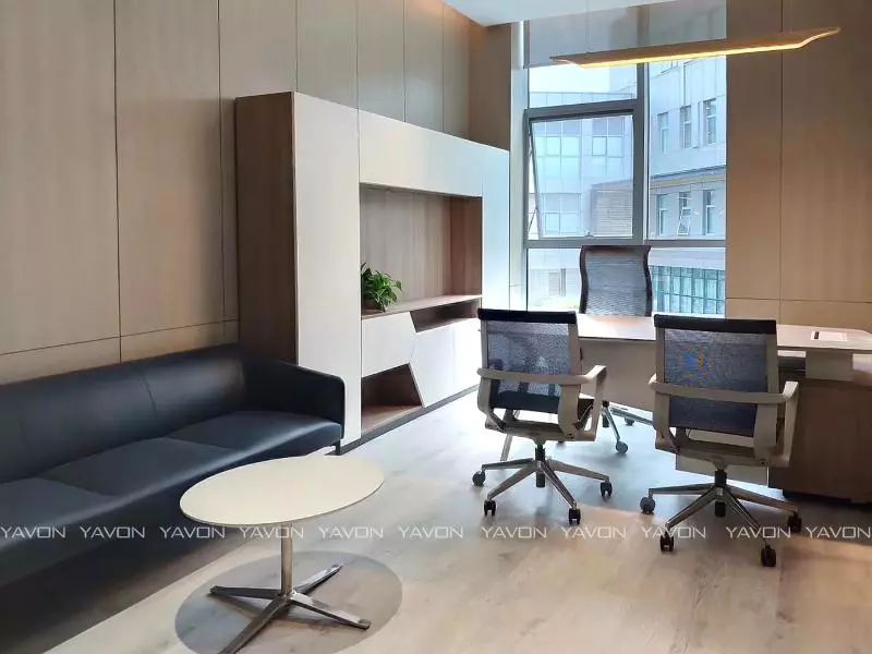 工作区办公桌椅
